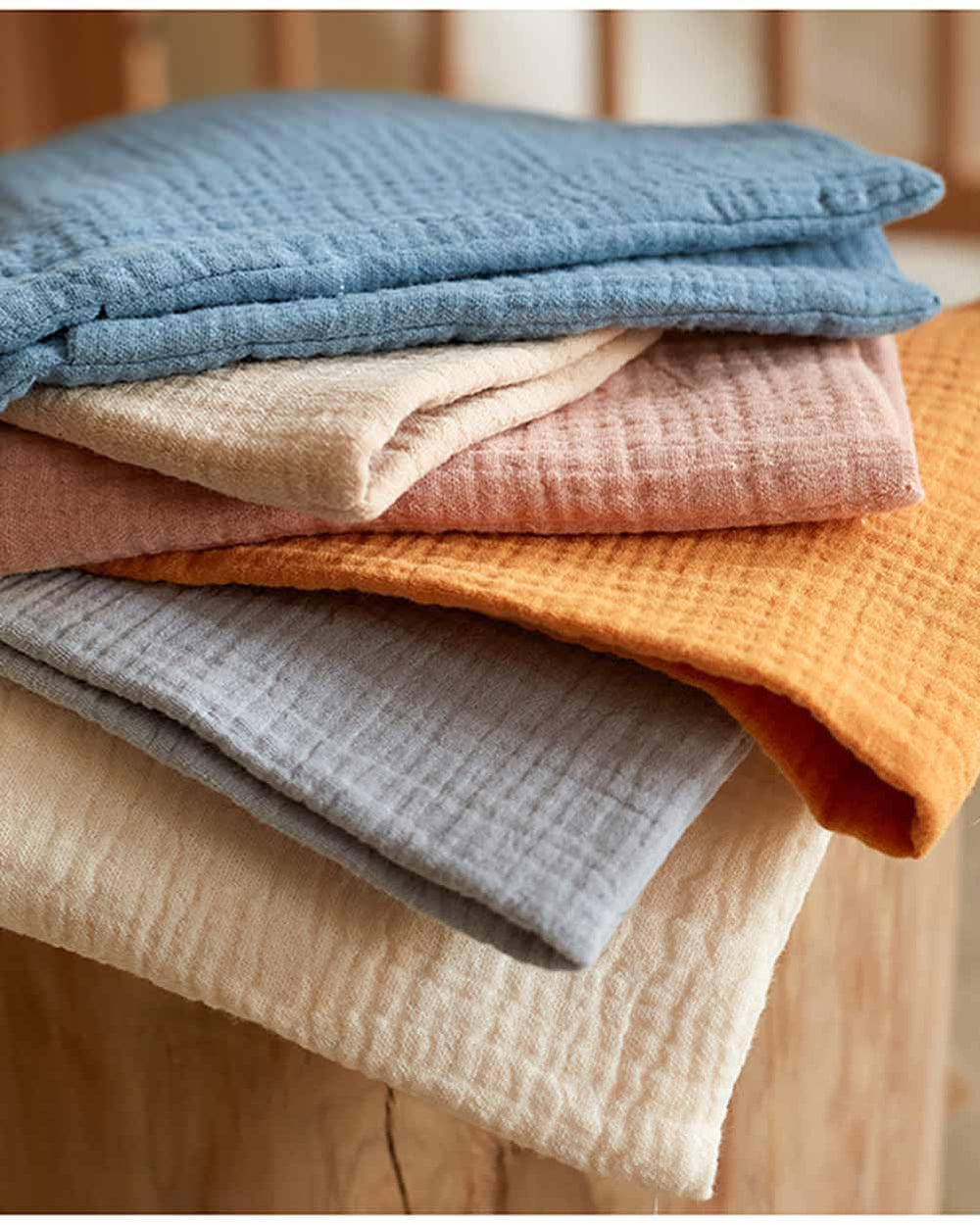 Machine-washable YeeMan cotton organizer simplifies nursery cleanup.