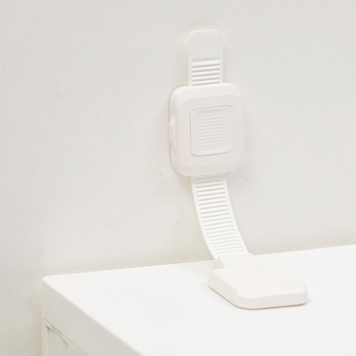 YEYA upgraded no-drill anchors package close-up highlighting strong adhesive base for quick babyproofing.