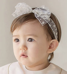 Yheahin baby headband lace bow white closeup for elegant newborn look.