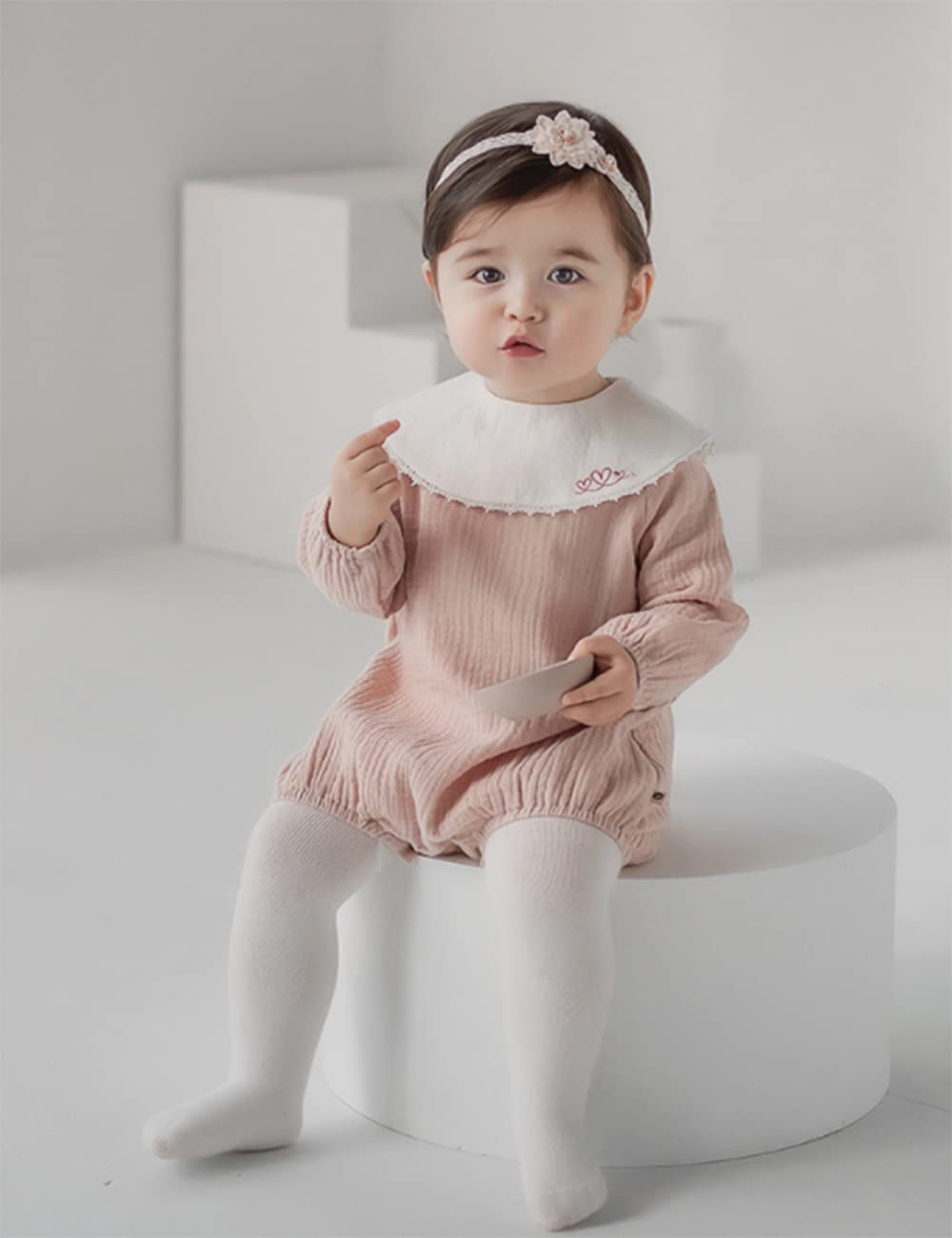 Yheahin photo prop headband, ideal for newborn shoots and family photos.