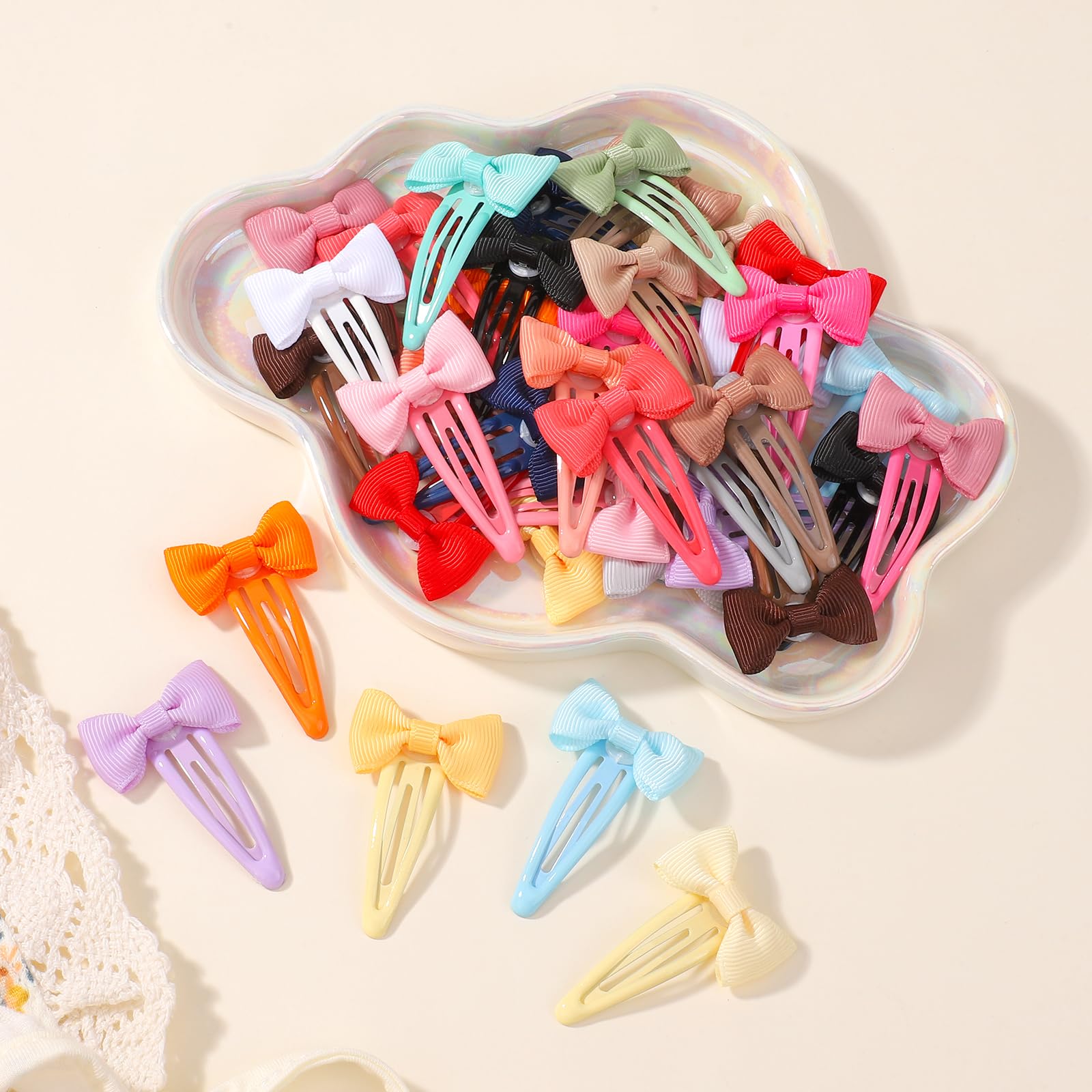 YHXX YLEN party-ready bow clips paired with outfits for celebrations.