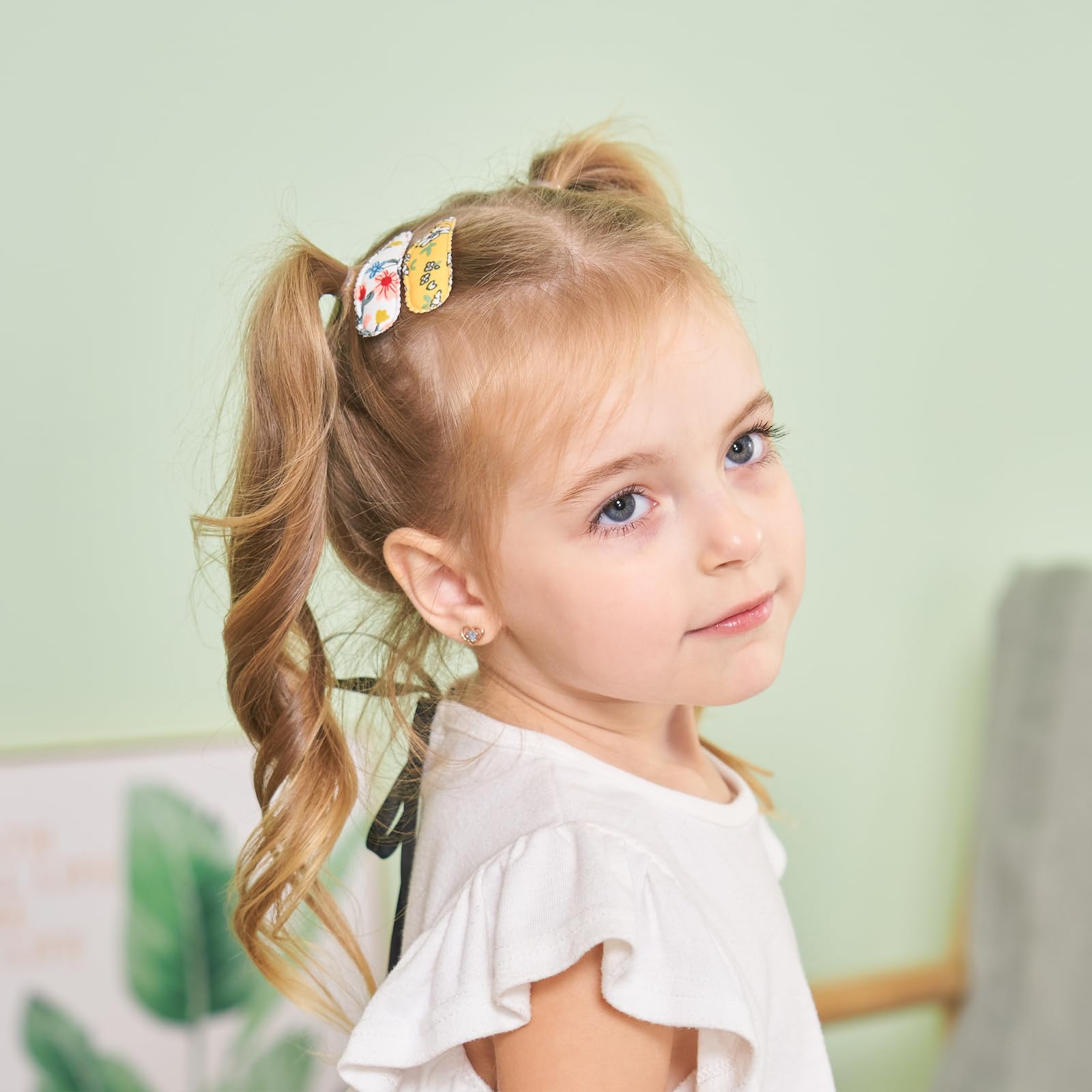 YHXX YLEN toddler hair clip closeup – soft fabric and secure grip