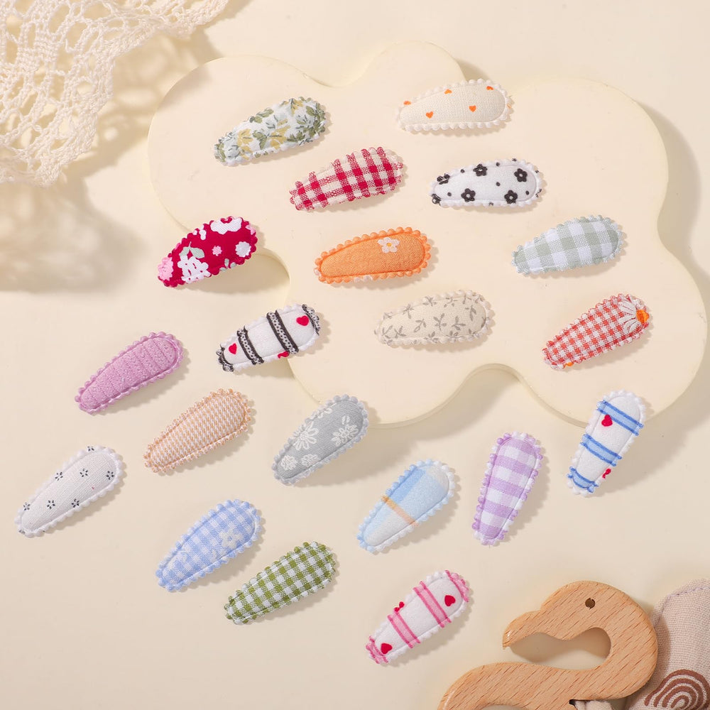 YHXX YLEN leopard print clip close-up adds playful style for little ones.