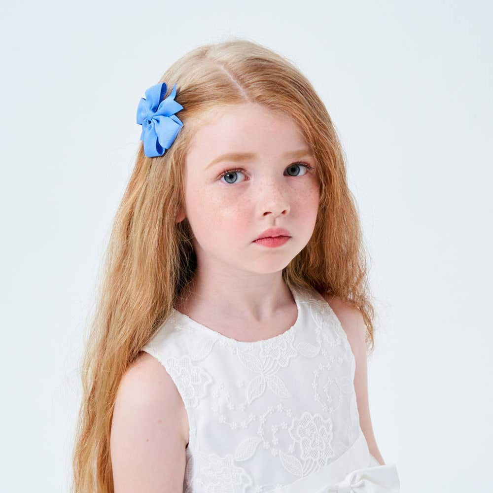 YHXX YLEN bows pair with Christmas outfits for festive photos