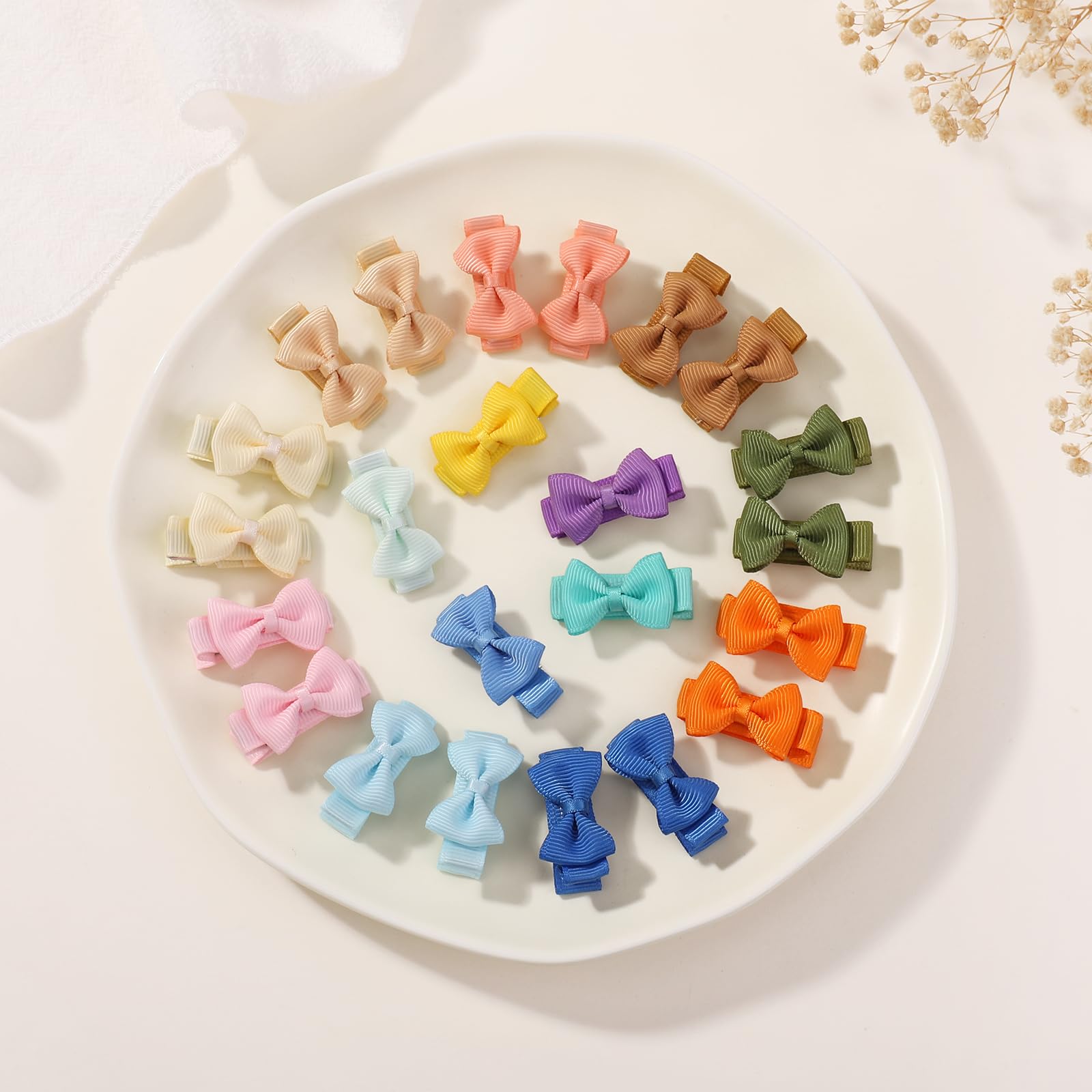 Packaging or display of 100-piece bow set for gifting