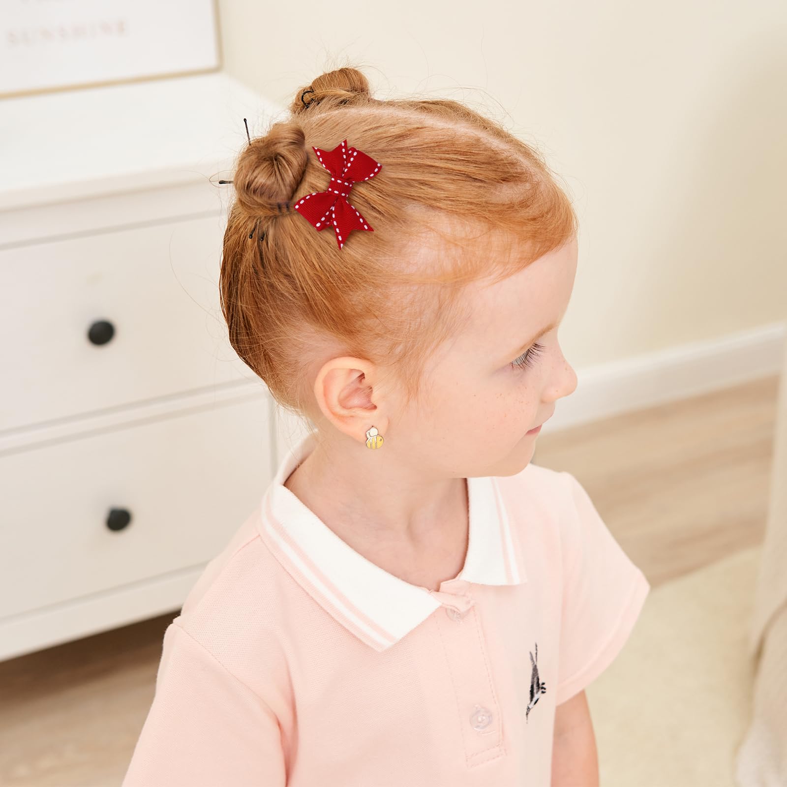 10-piece set includes spare bows for quick outfit changes