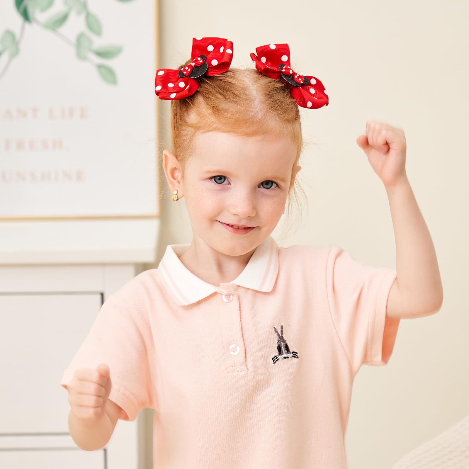 YHXX YLEN alligator-clip-detail ensures hair stays in place during activities.