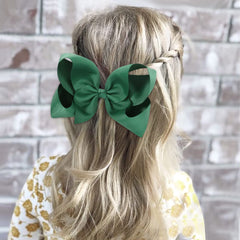 YHXX YLEN toddler wearing green bow on hair for cute everyday look