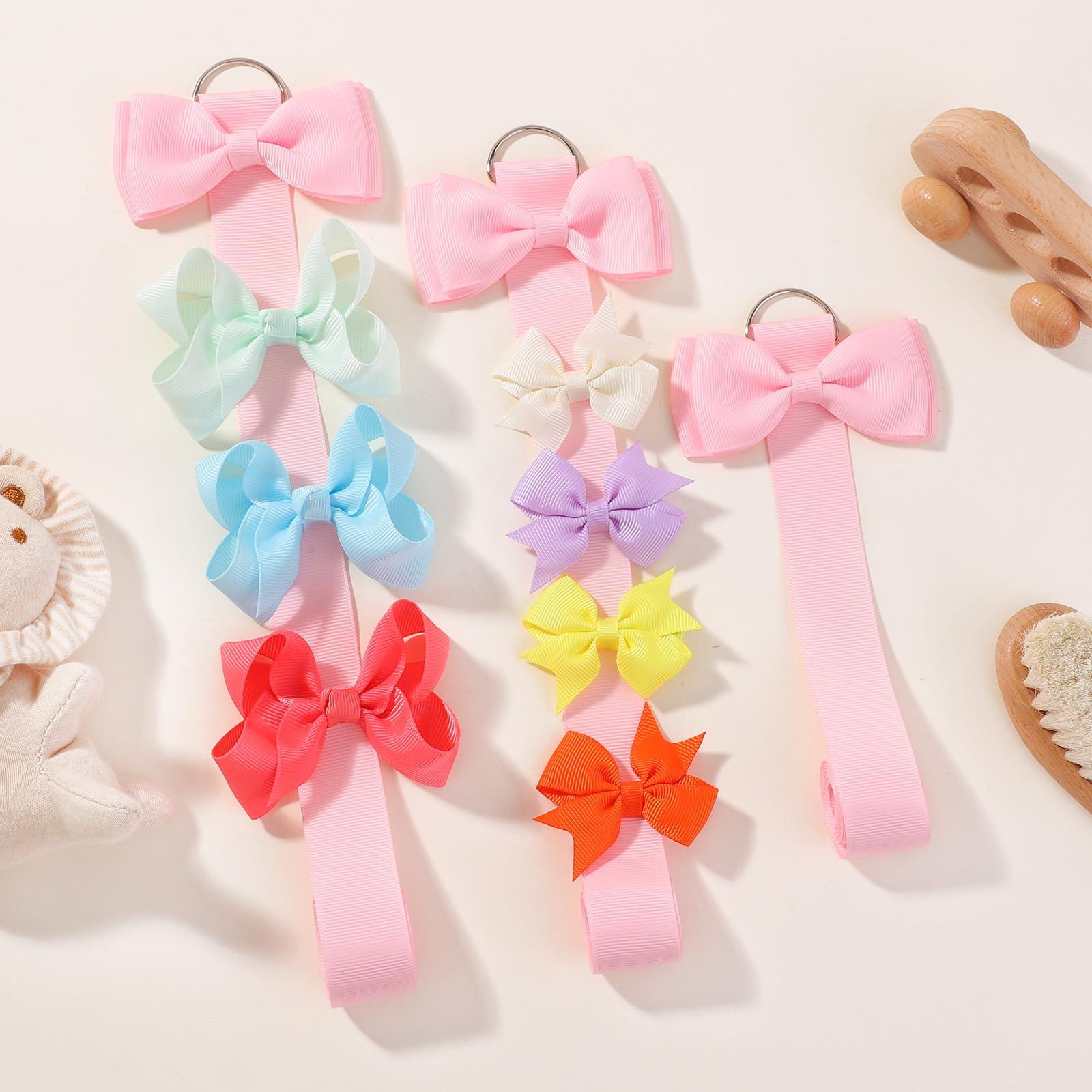 YHXX YLEN wall-hanging bow organizer keeps accessories on show and accessible.