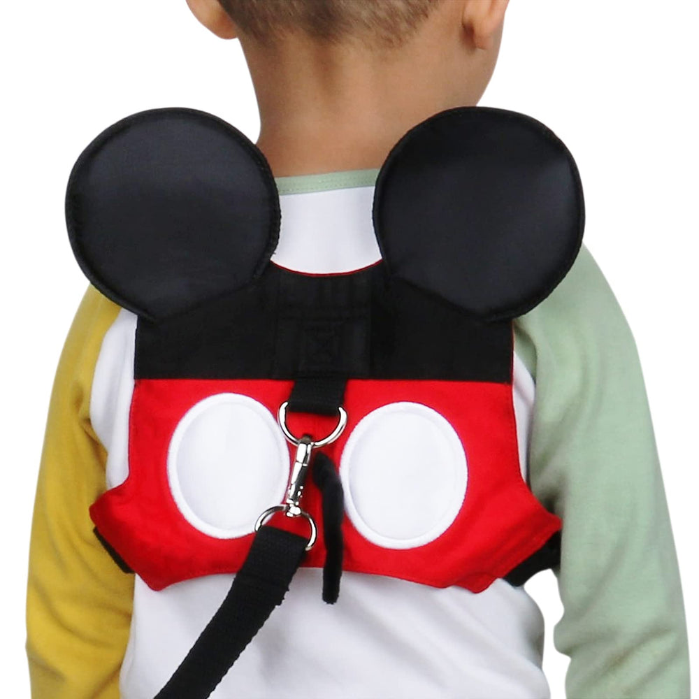 Yimidear toddler leash red harness closeup showing secure hold in crowded stores