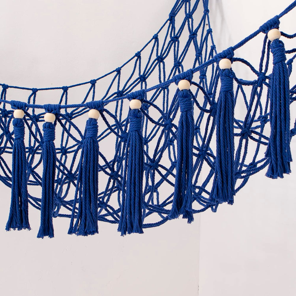 YKBU MAKEONEWO easy-installation kit enables quick setup with included hooks and anchors.