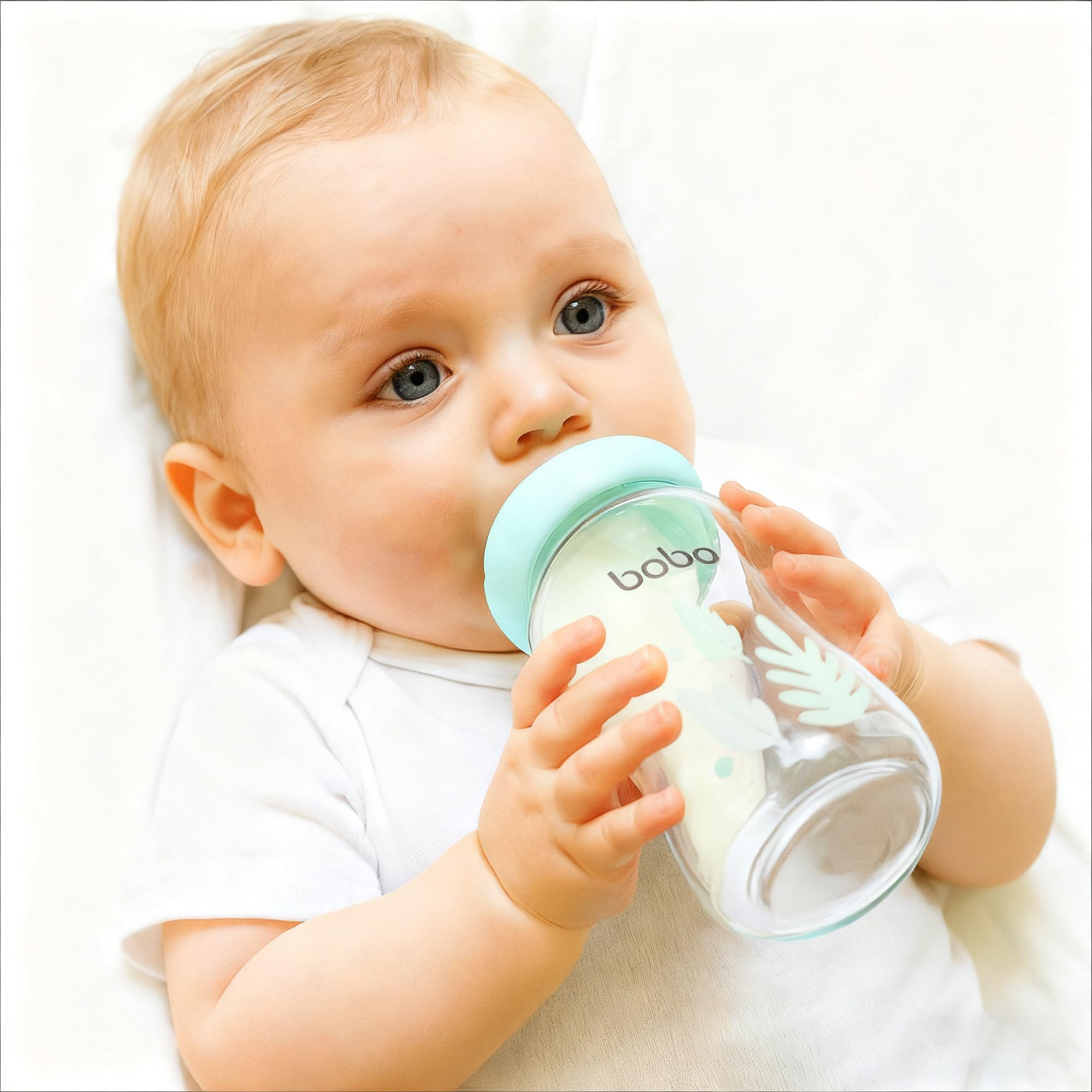 YOHKOH 260 ml bottle with medium flow for older babies and growth.