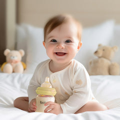 YOHKOH bottle level 1 slow-flow nipple closeup supports natural feeding pace.