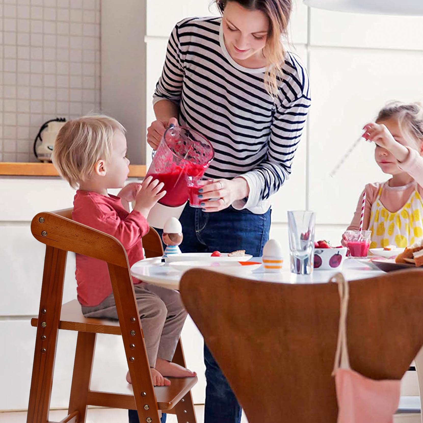 YOLEO quick-assembly design speeds setup for busy families.