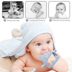 YomauiYee teether with handle grip allows easy self-hold.