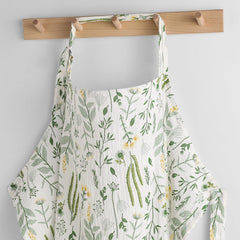 Yoofoss Muslin Nursing Cover with arch neckline provides breathable privacy during feeding.