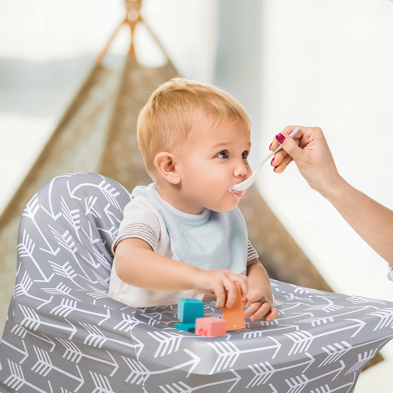 Yoofoss nursing cover with a unisex design suitable for any baby.
