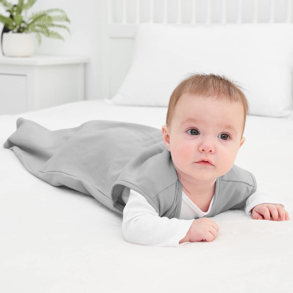 Yoofoss TOG 0-5 sleep sack delivers light warmth for variable nights.