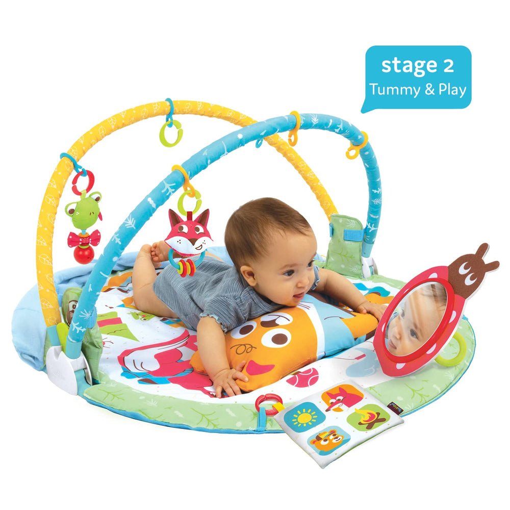Yookidoo Baby Gym Play 'N’ Nap five sensory toys stimulate exploration.