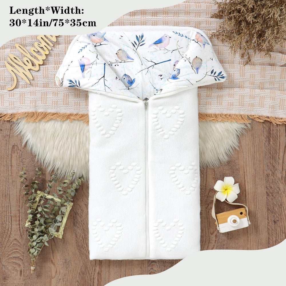 Yoolhamy Baby Swaddle cotton liner inside adds extra warmth and gentle skin comfort.