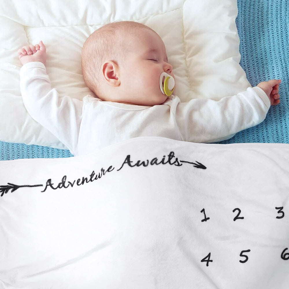 Yoothy play mat supports crawling and curious play