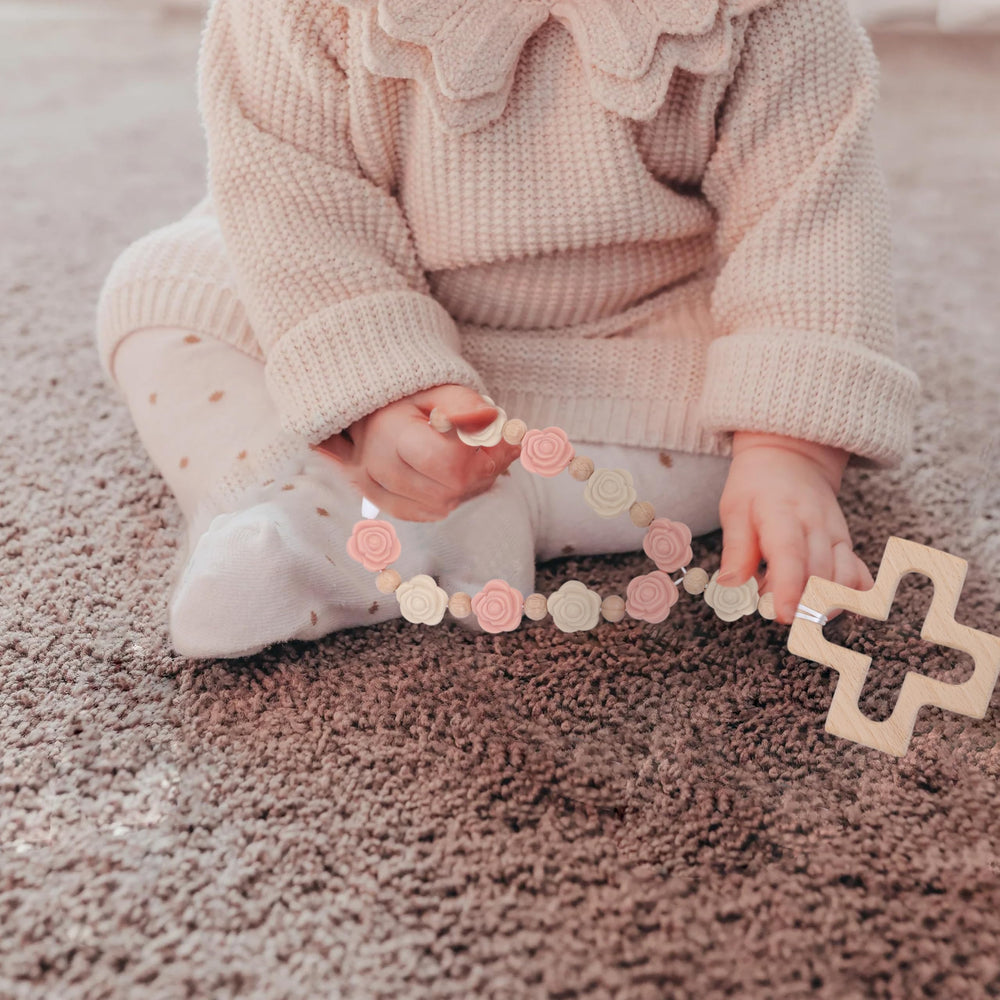 YOUAME silicone beads texture close-up shows safe, soft material for little fingers.
