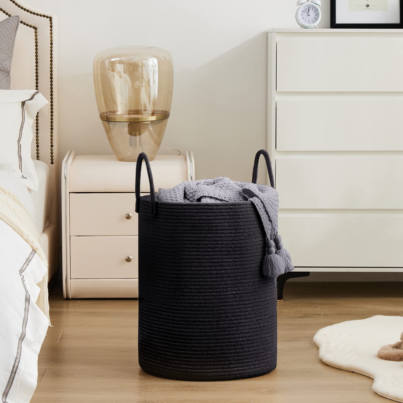 YOUDENOVA foldable design allows compact storage when not in use