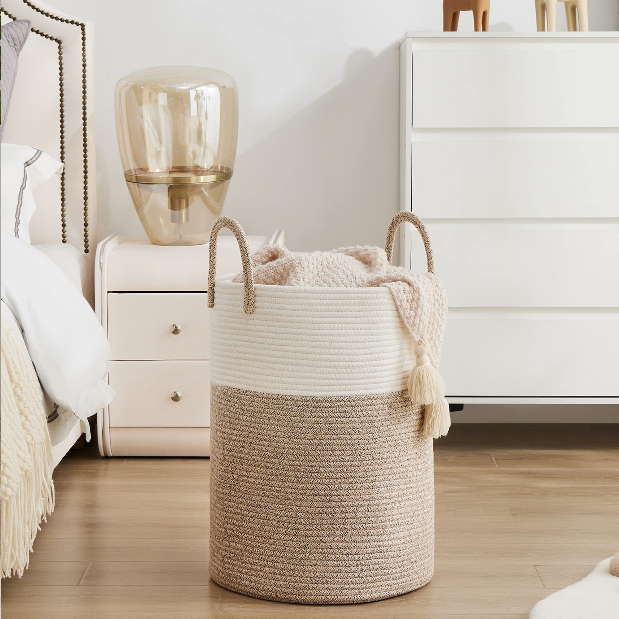 YOUDENOVA foldable design—space-saving solution when not in use.