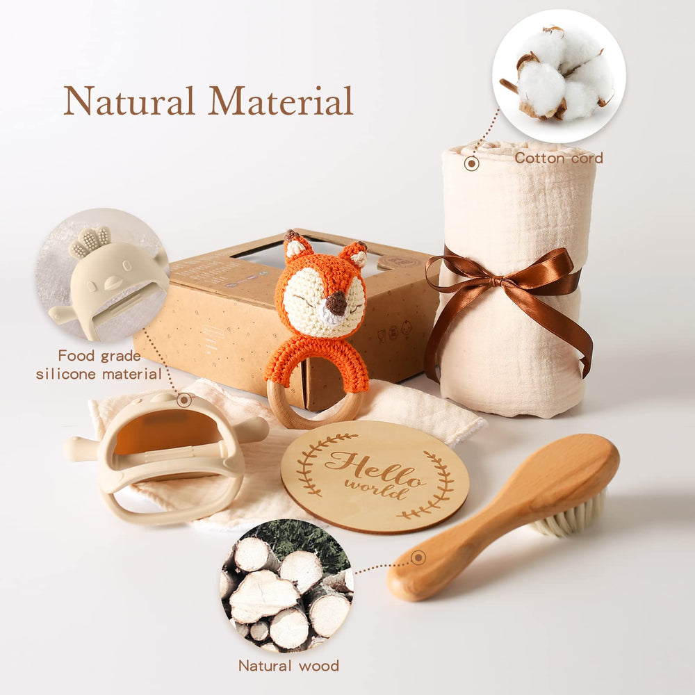 YOUUYS Baby Gift Set rattle features a bell that engages baby hearing.