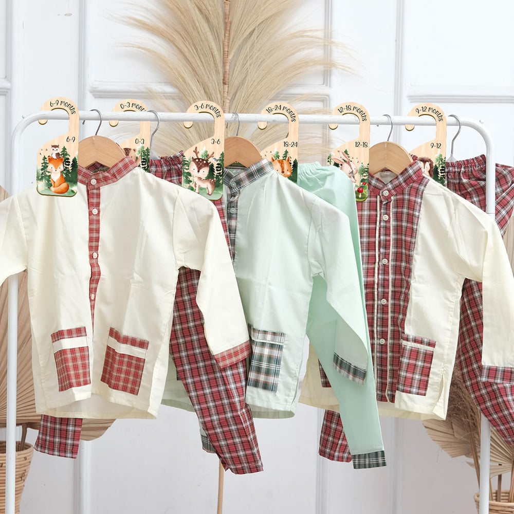 Yoyuspy wooden-clothes-dividers add a decorative touch to nurseries.