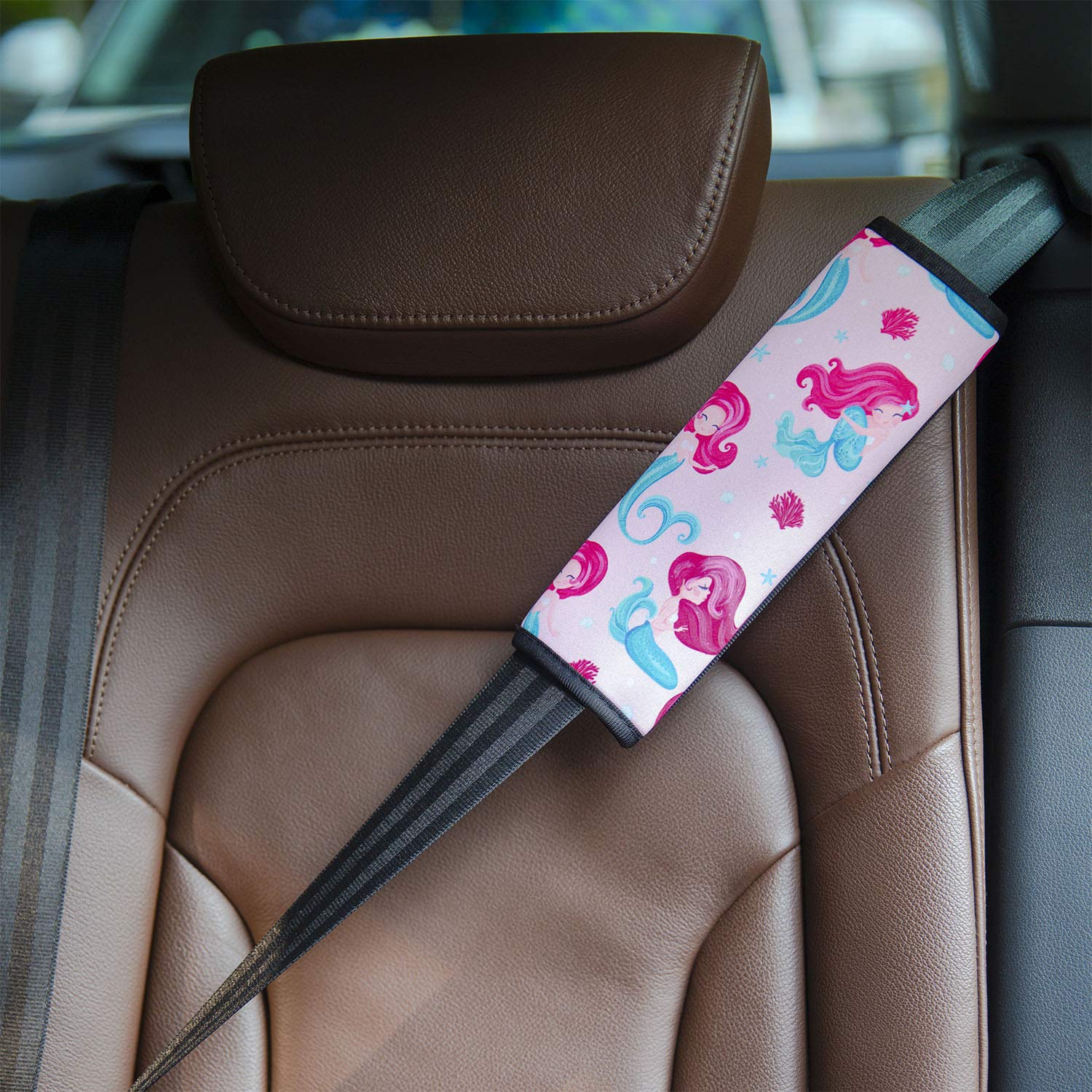 YR cushion with adjustable Velcro fits most seatbelts securely for a customized ride.
