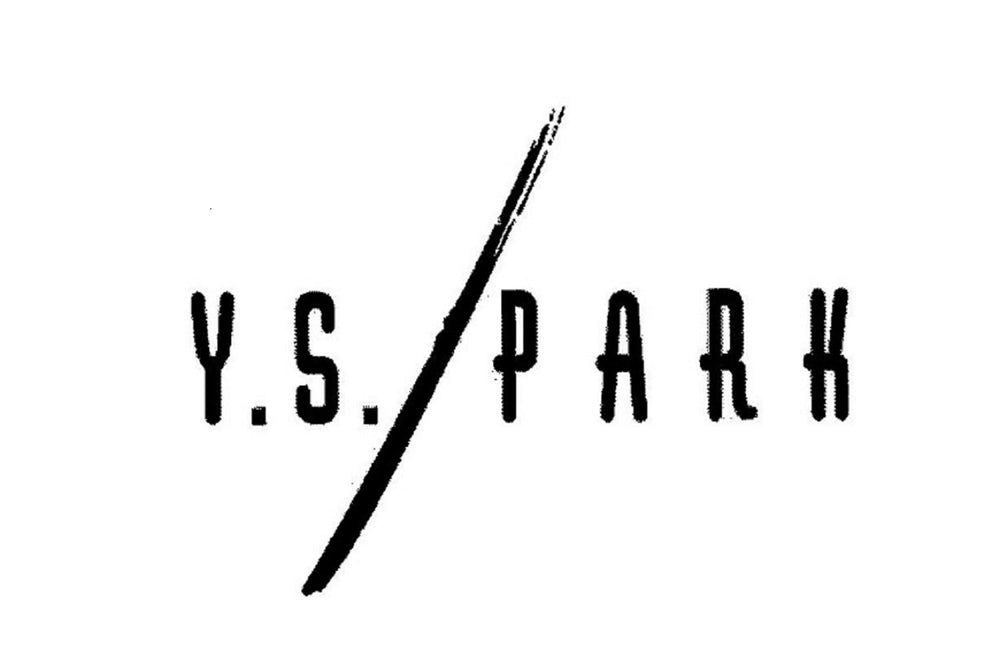 YS Park 335 cutting comb closeup red highlights durable Ultem construction for professional use