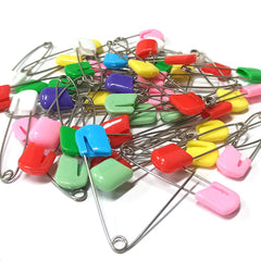Yuntop diaper pins with locking closure closeup demonstrates secure non slip design