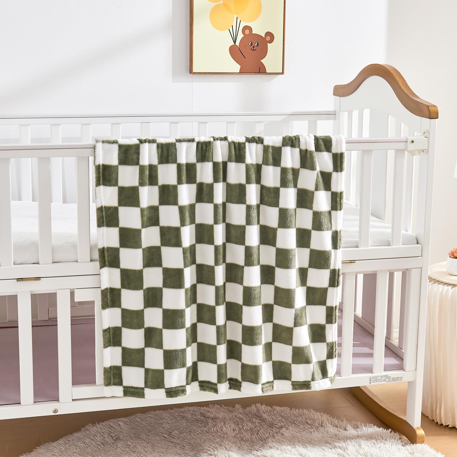 Yurhap checkered baby blanket travel case ready for outings