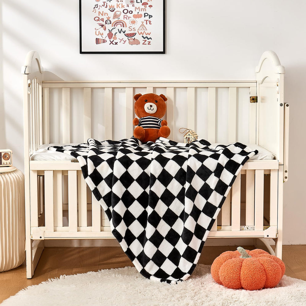 Yurhap checkered baby blanket ready for travel and car seat