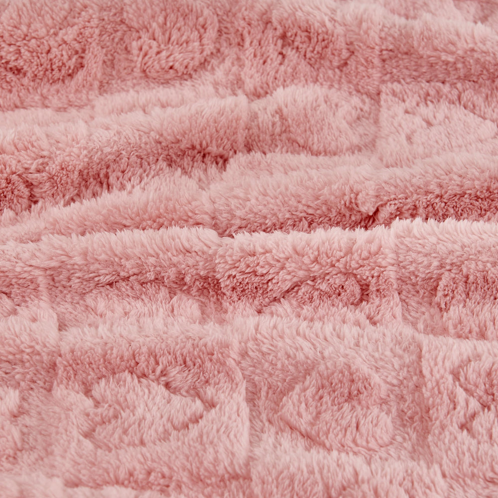 Yurhap gift-ready fleece blanket perfect for baby showers and celebrations.