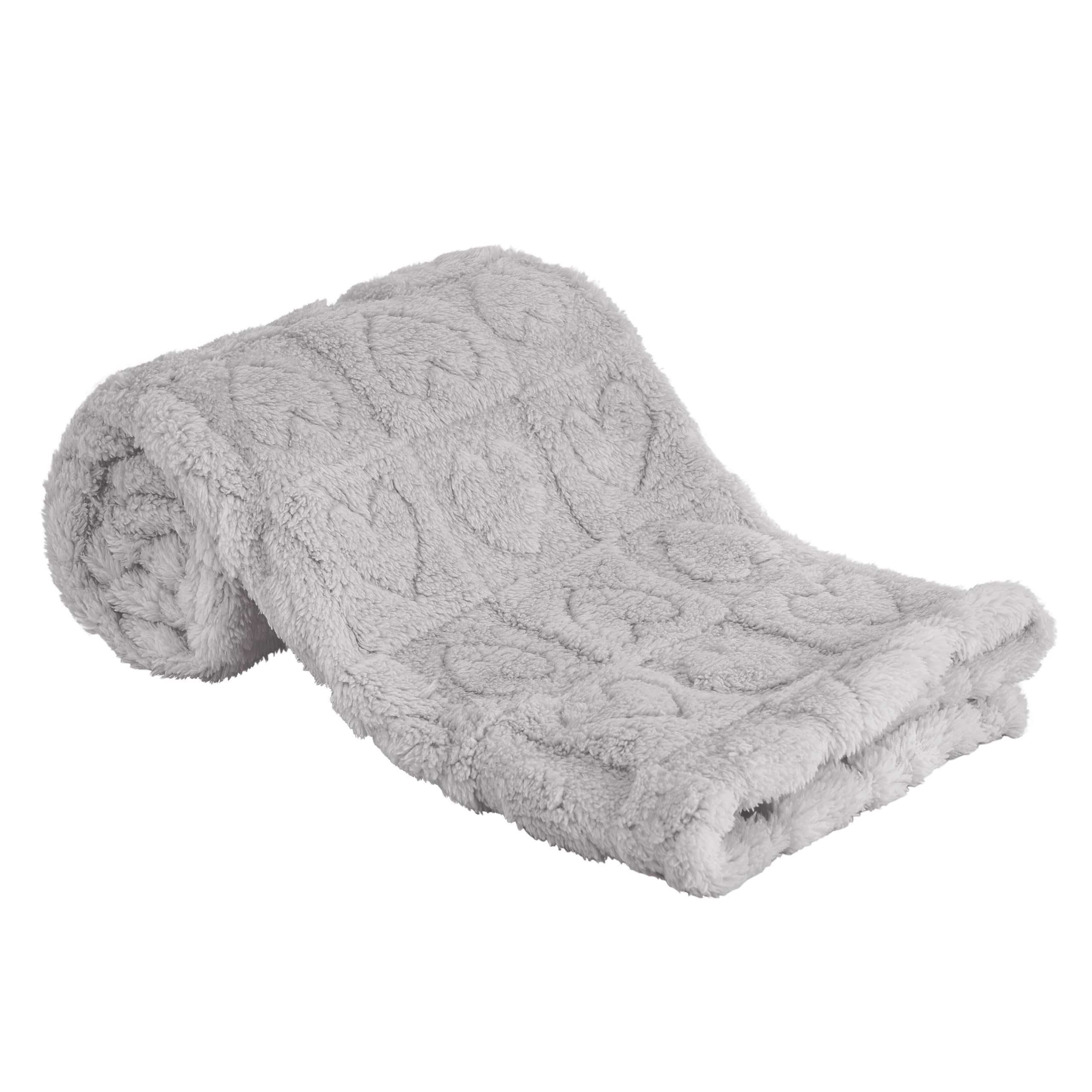 Yurhap fleece baby blanket with heart checkered pattern provides warm comfort.