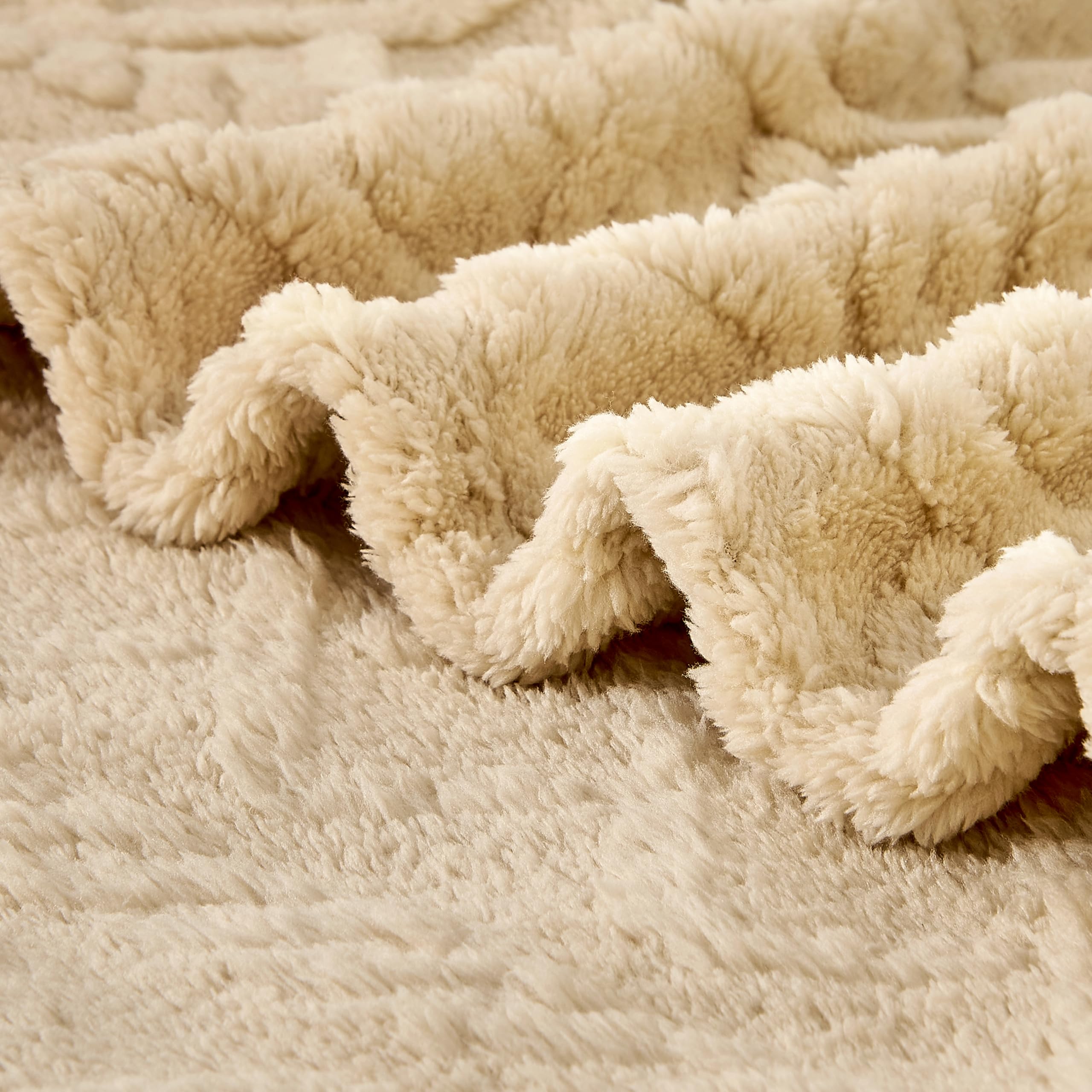 Yurhap Sherpa blanket in khaki color complements nursery decor and gender-neutral styling.