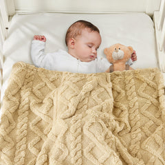 Yurhap Sherpa fleece blanket soft-touch surface for soothing infant sleep and comfort.