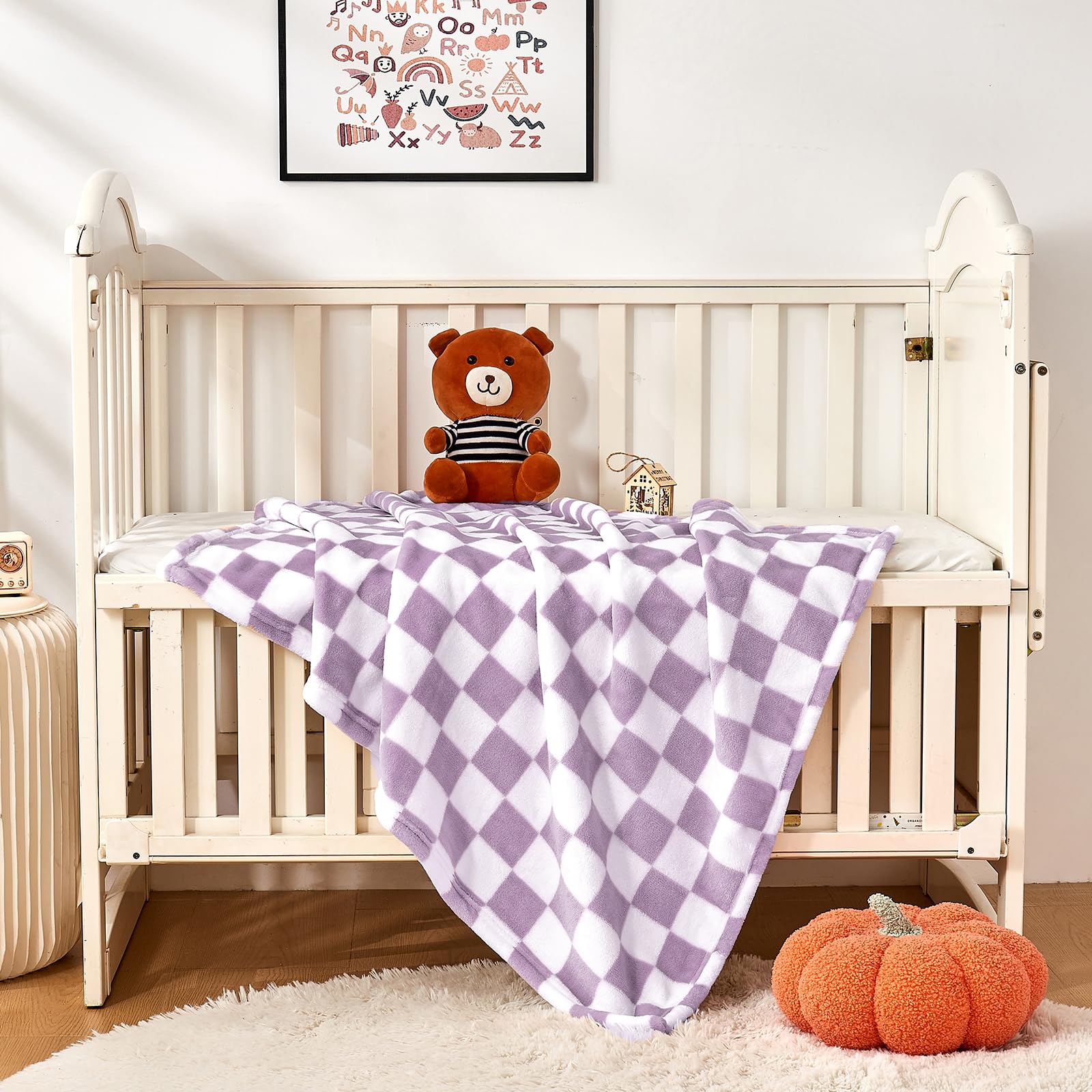 Yurhap travel-friendly blanket is lightweight for on-the-go comfort.