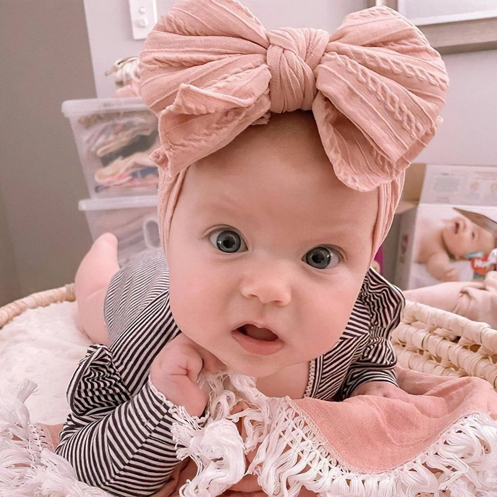 Yxiang baby headbands make a thoughtful gift for photos, birthday parties, and baby showers.