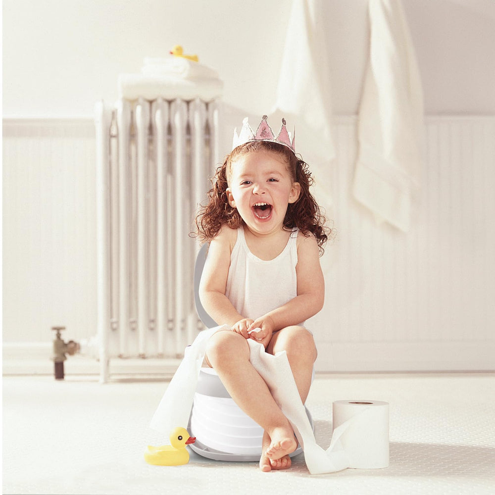 YZNlife travel potty with bag slot for clean bag changes