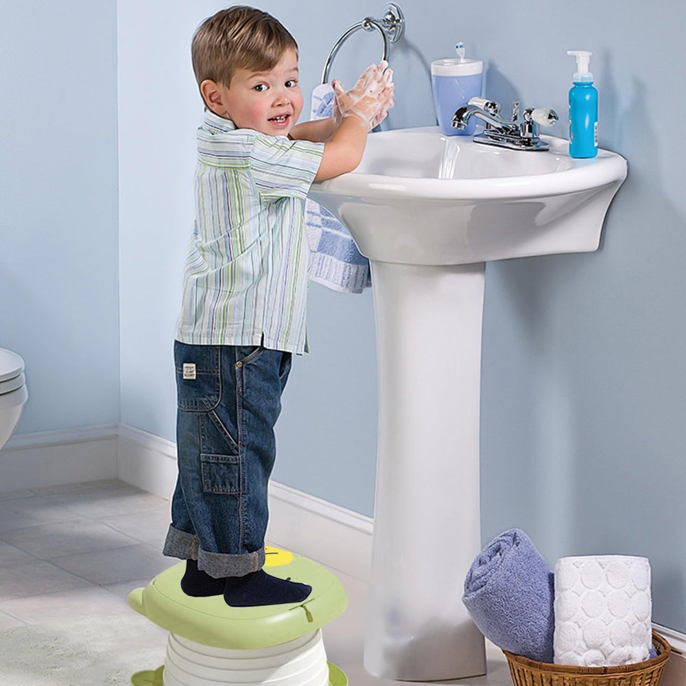 YZNlife Travel Potty curved design supports comfortable seating