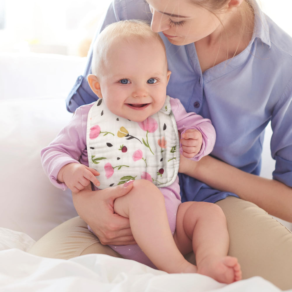 Zainpe adjustable side-buttons for growing babies.