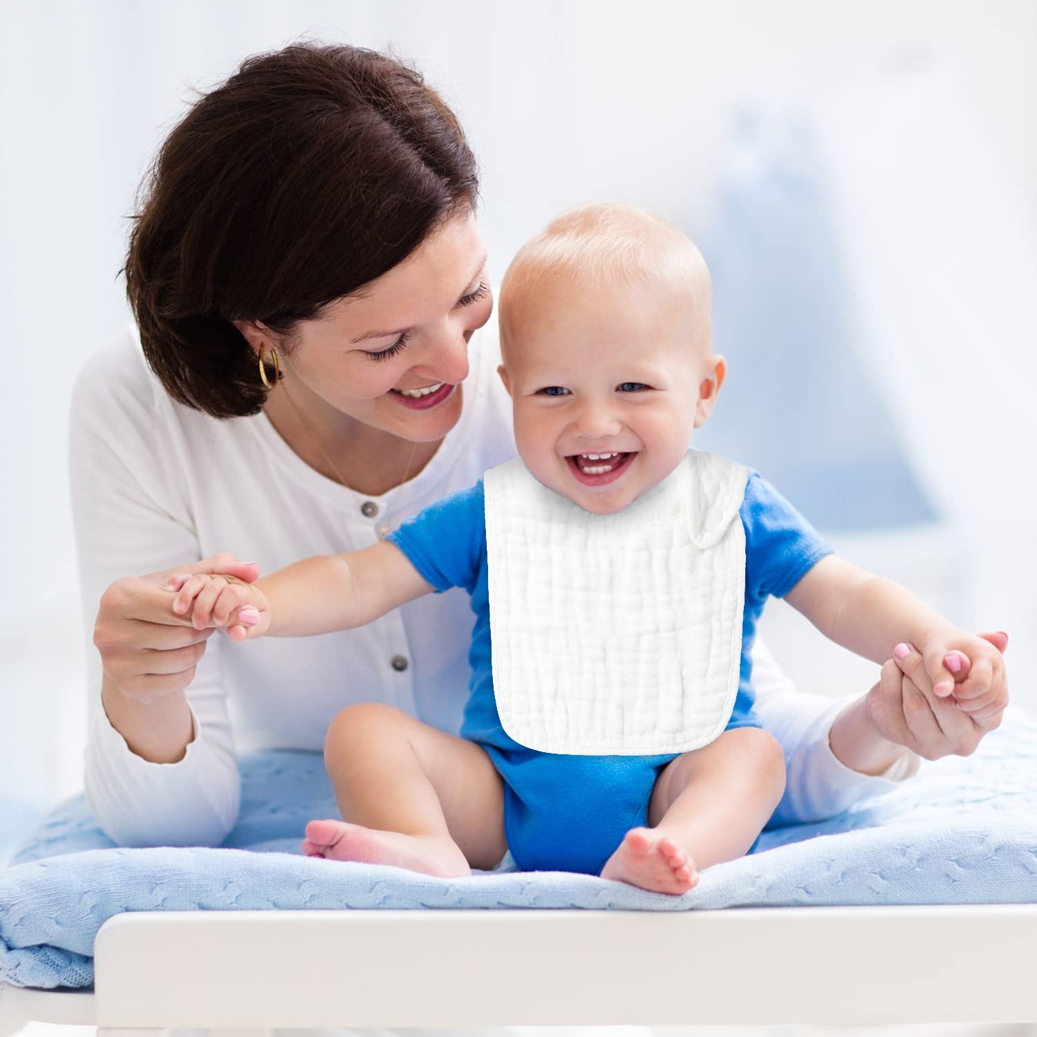 Zainpe machine washable bibs simplify cleanup after meals.