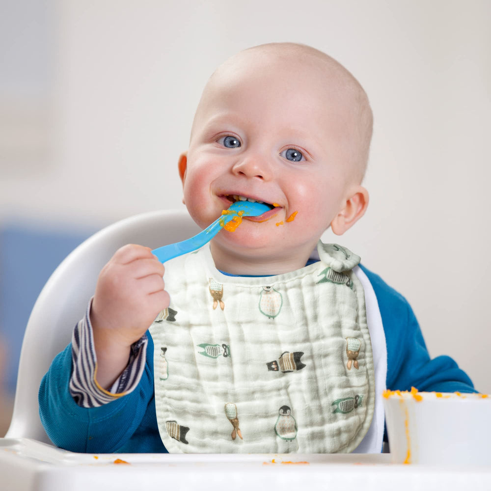 Zainpe adjustable-buttons bib ensures snug fit as baby grows.