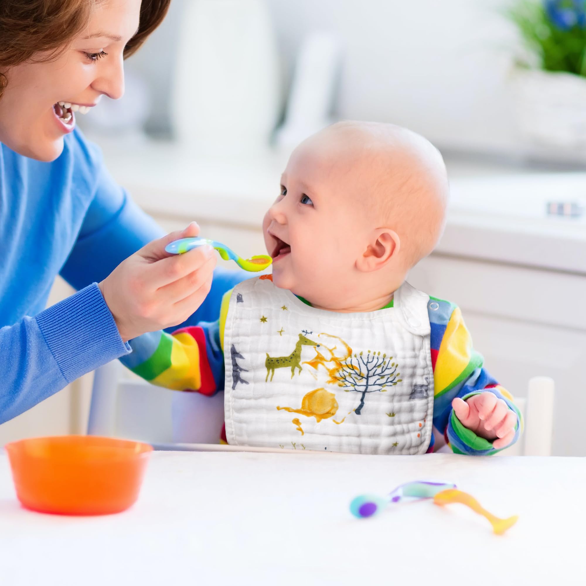Zainpe muslin baby bib dinosaur pattern lightweight and absorbent for teething messes.