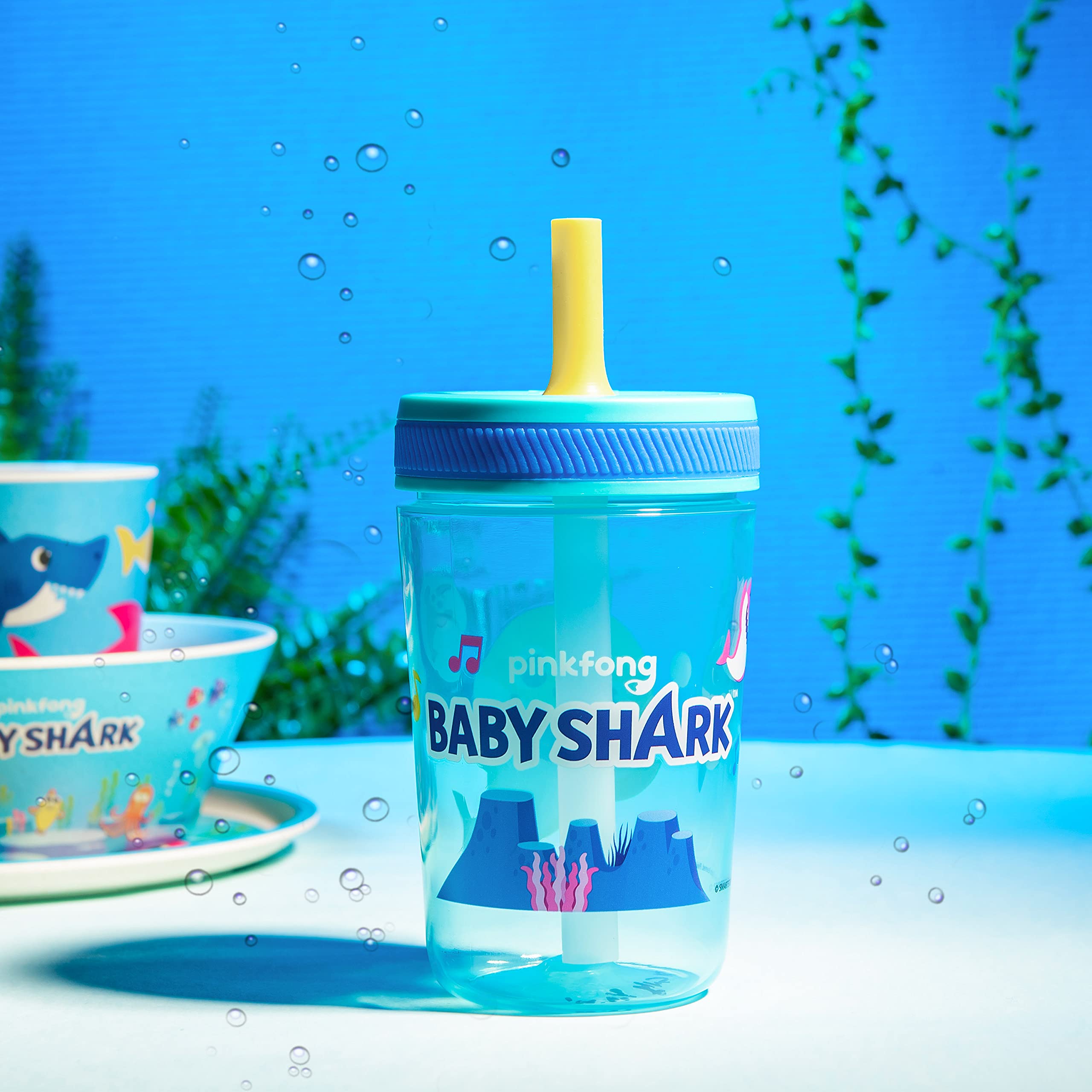 Zak Designs Baby Shark Kelso tumbler set ready for school or travel.