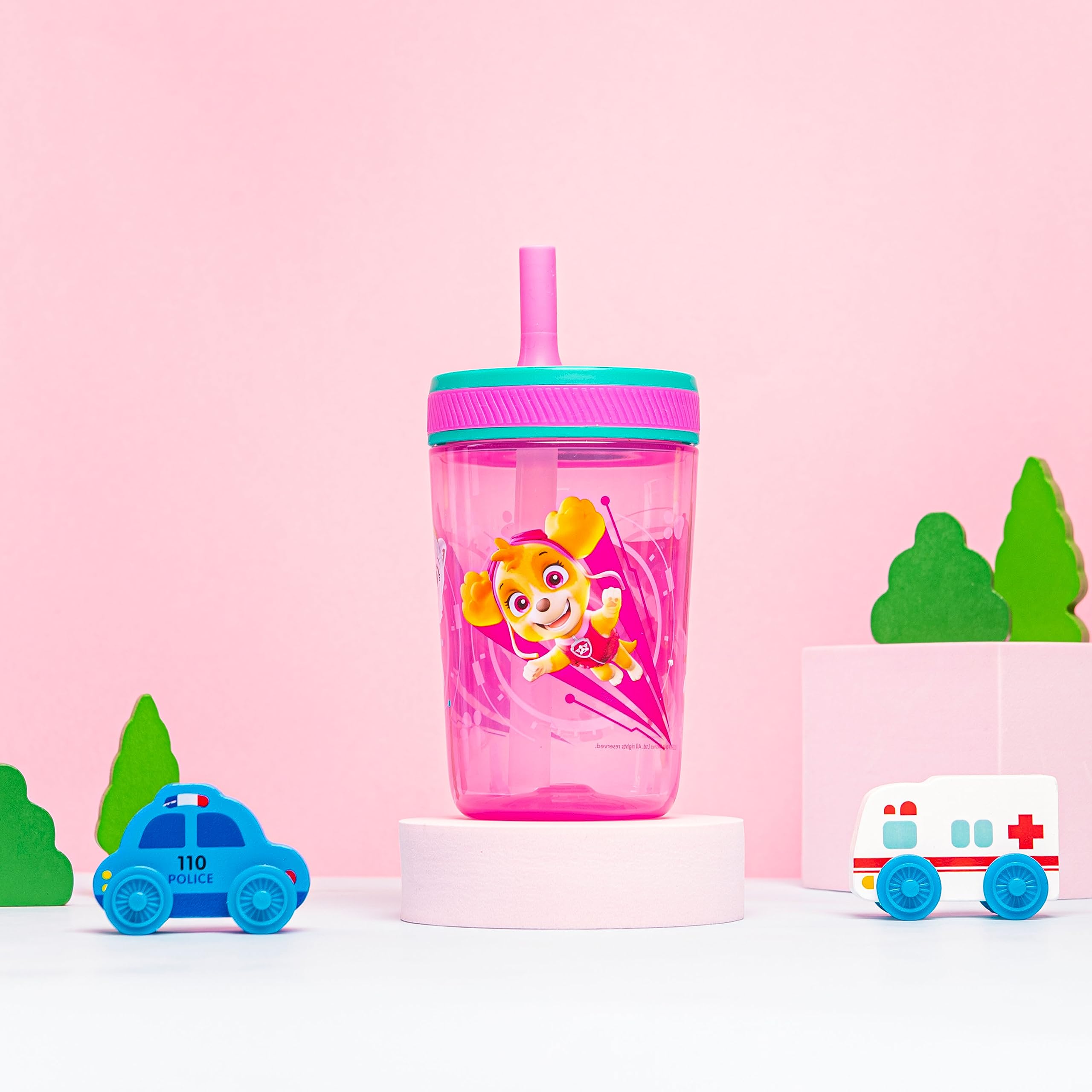 Zak Designs Kelso leak-proof lid closeup showing spill prevention for active kids