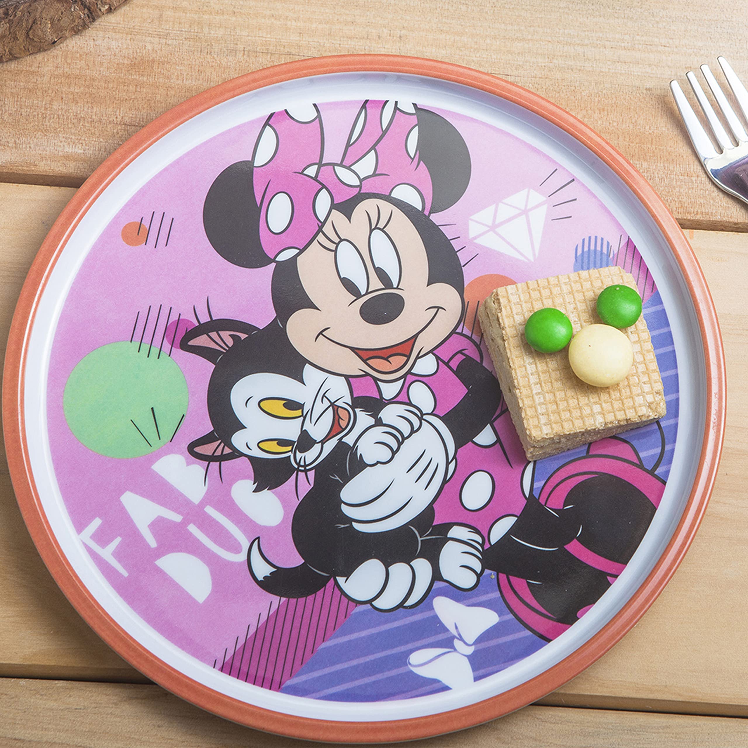 Zak Designs Minnie Mouse 6-inch bowl emphasizes sturdy, stackable design for snacks